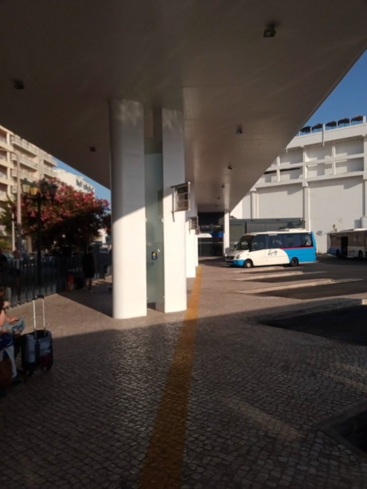 Autobusové nádraží ve Faru.
