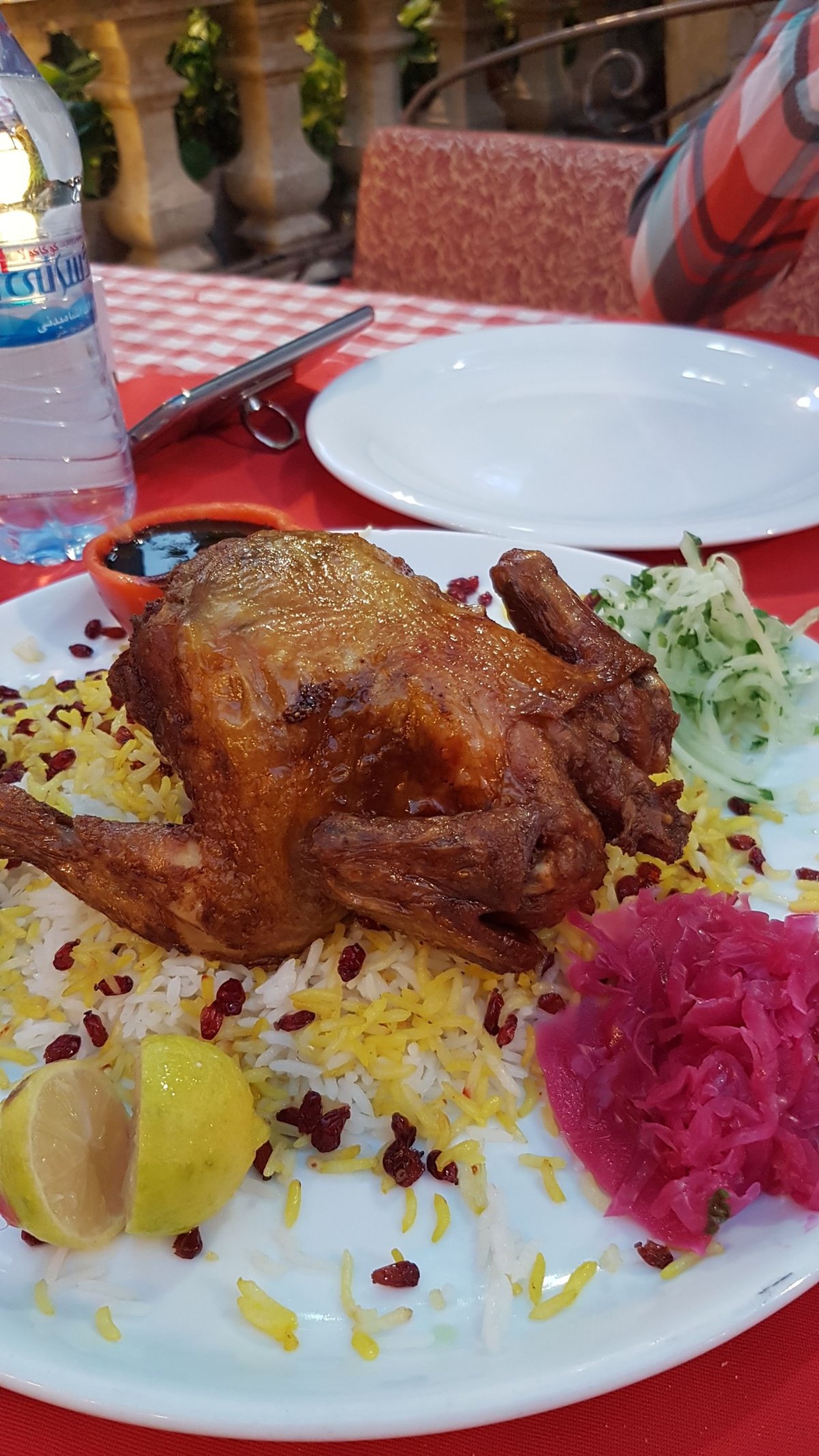 Zereshk polo s kuřetem.