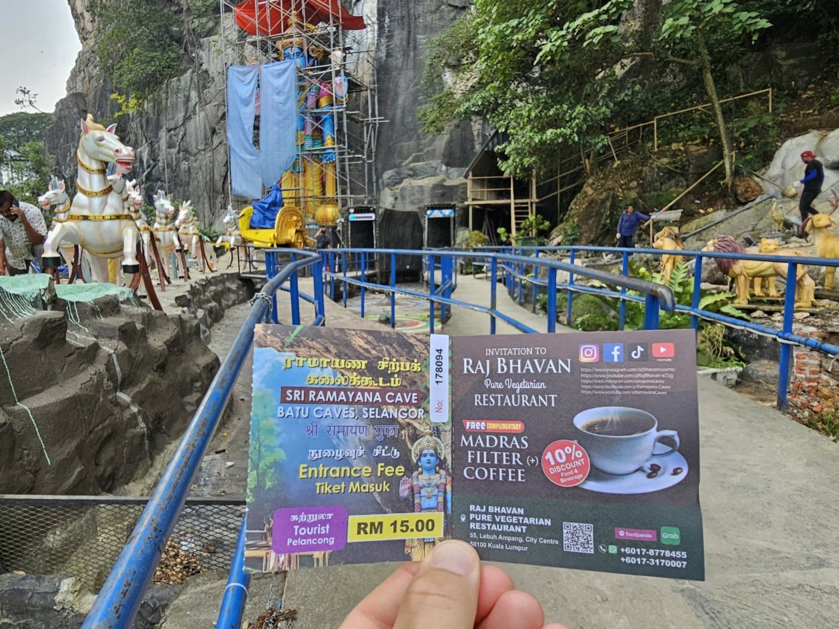 Vstupenka do Ramayana Cave