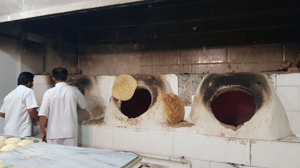 Pekárna chleba v Yazdu.