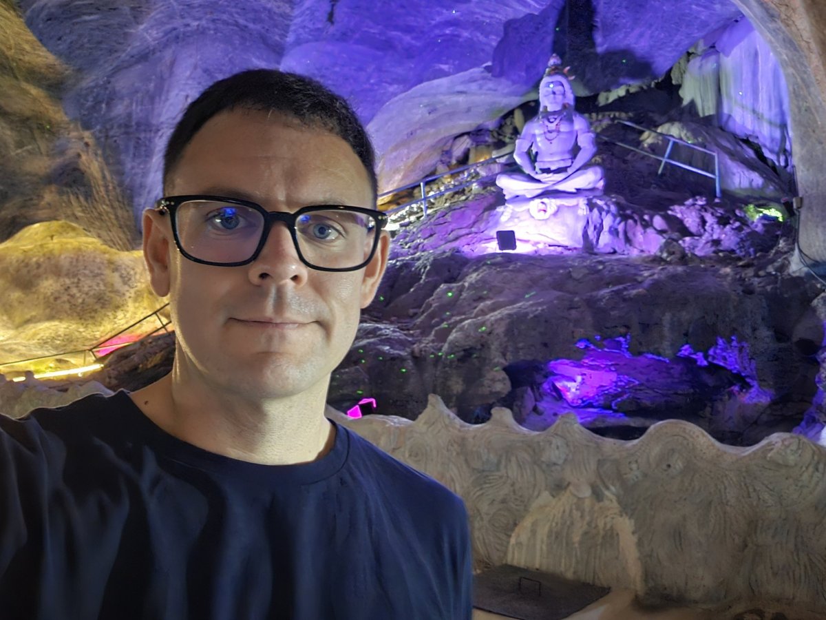 Já v jeskyni Ramayana