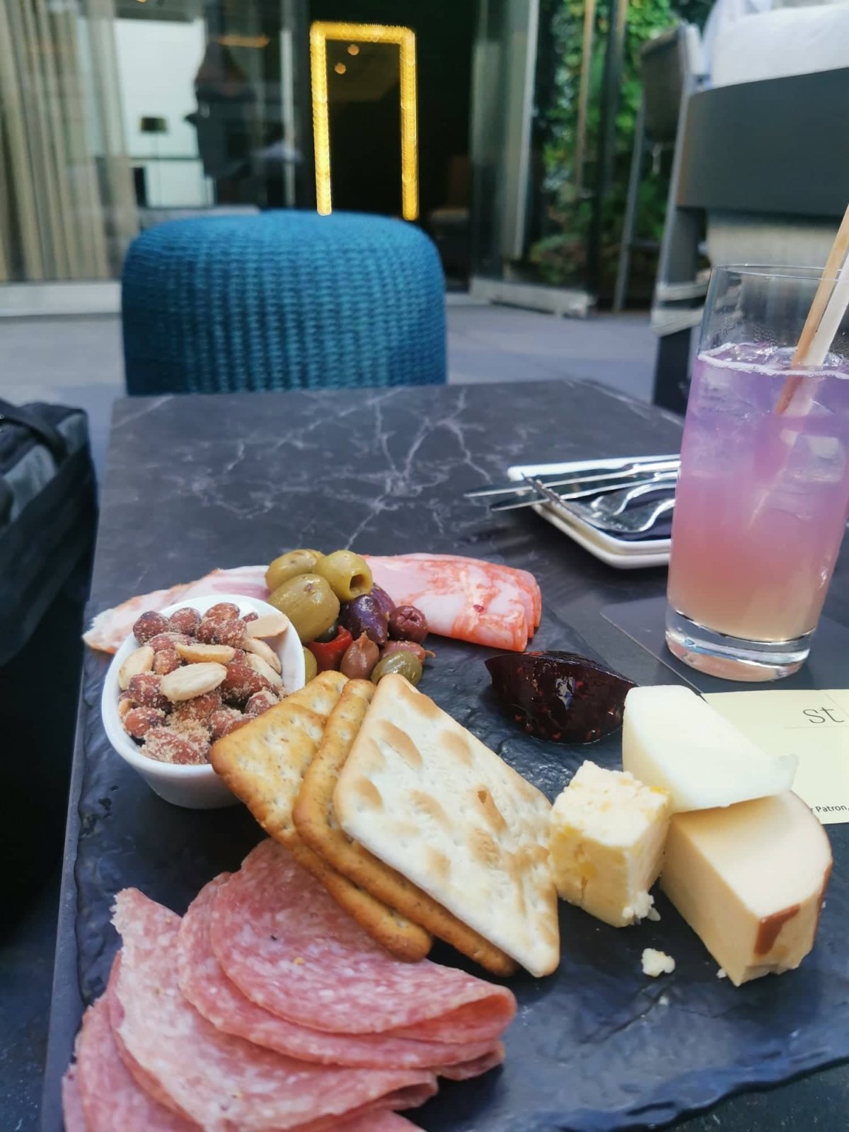 Aspoň jeden drink v nějakém rooftop baru je prostě nutností.