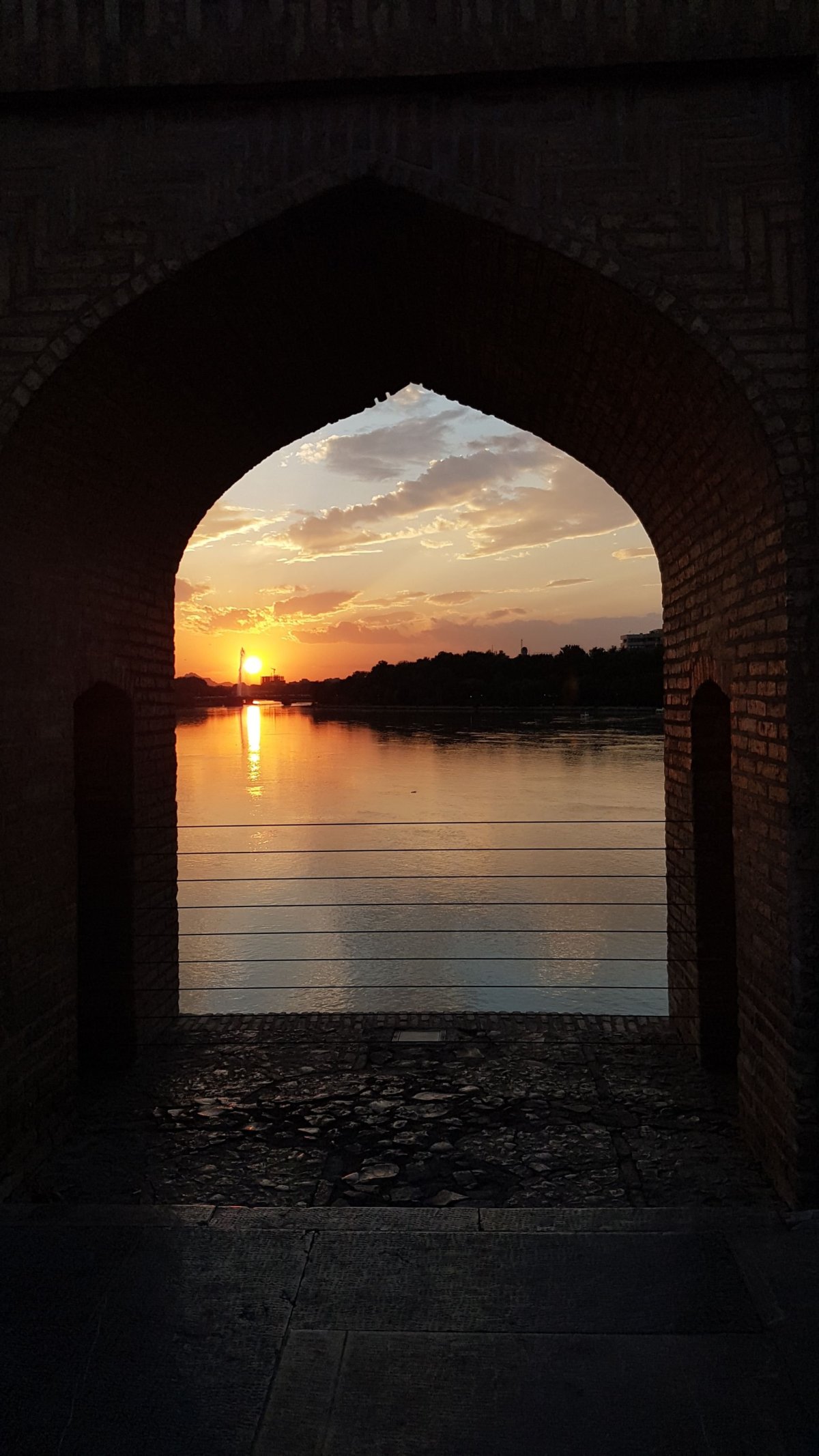 Jeden z výklenků mostu.