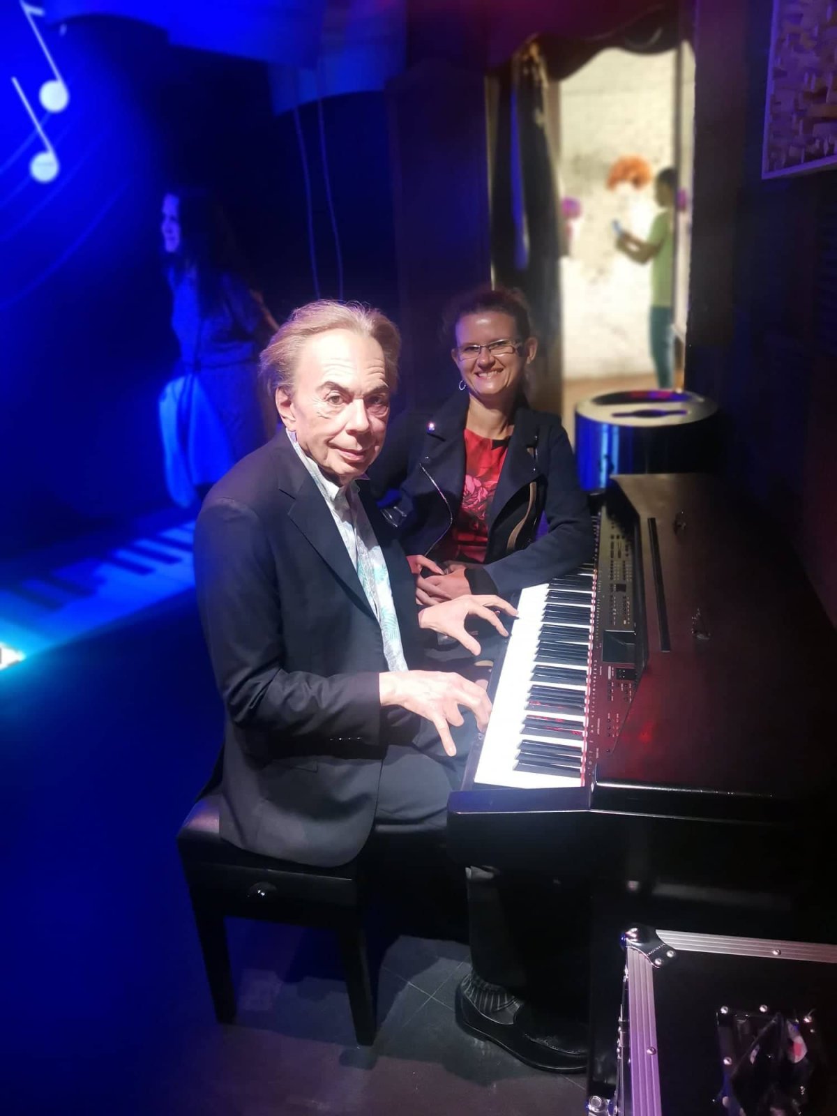 Nebo usednout za klavír s vaším oblíbeným muzikálovým skladatelem.