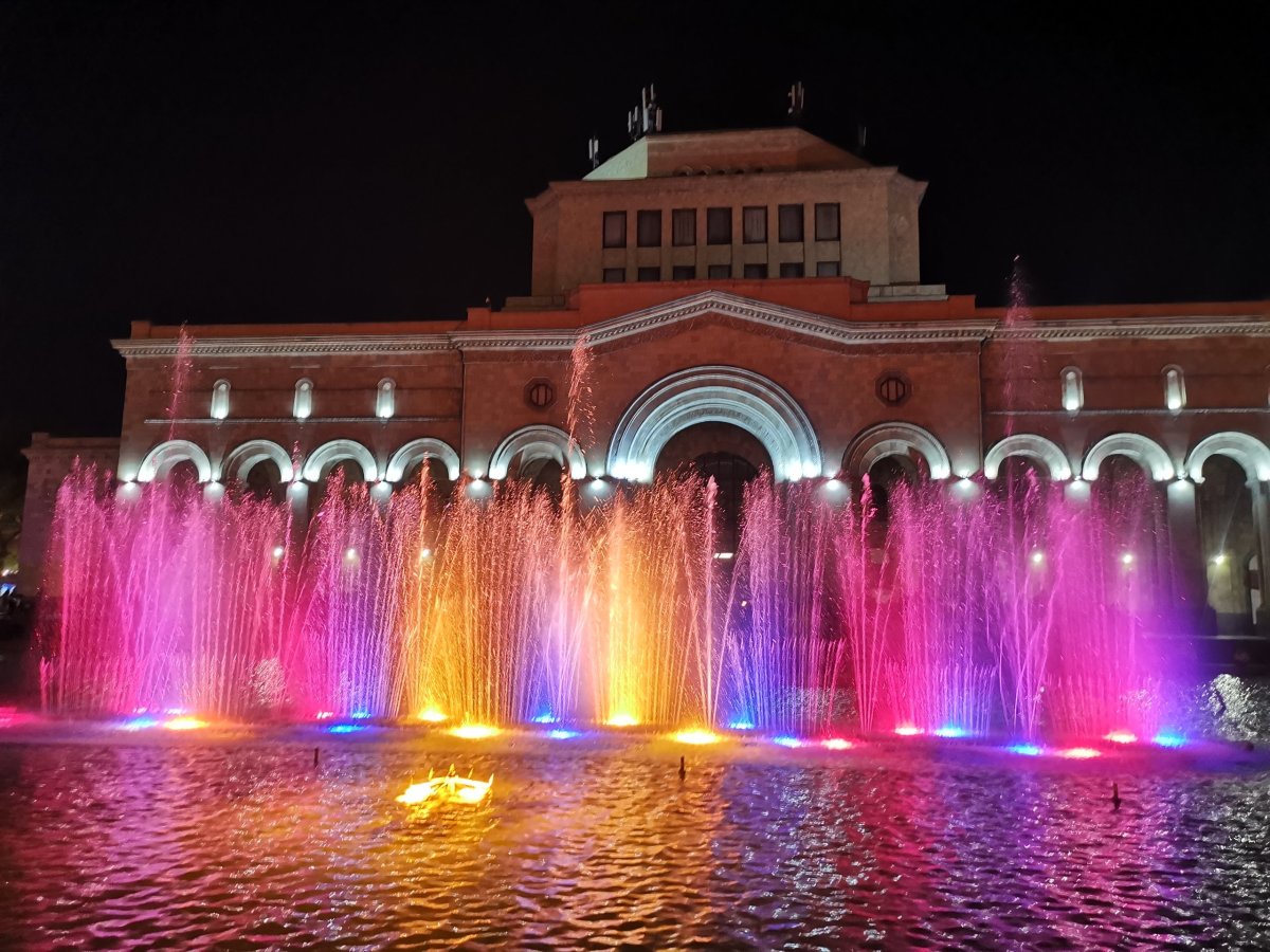 Jerevan - Zpívající fontána