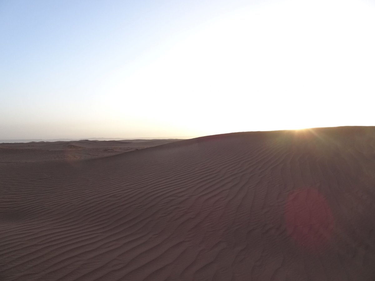 Východ slunce nad Saharou
