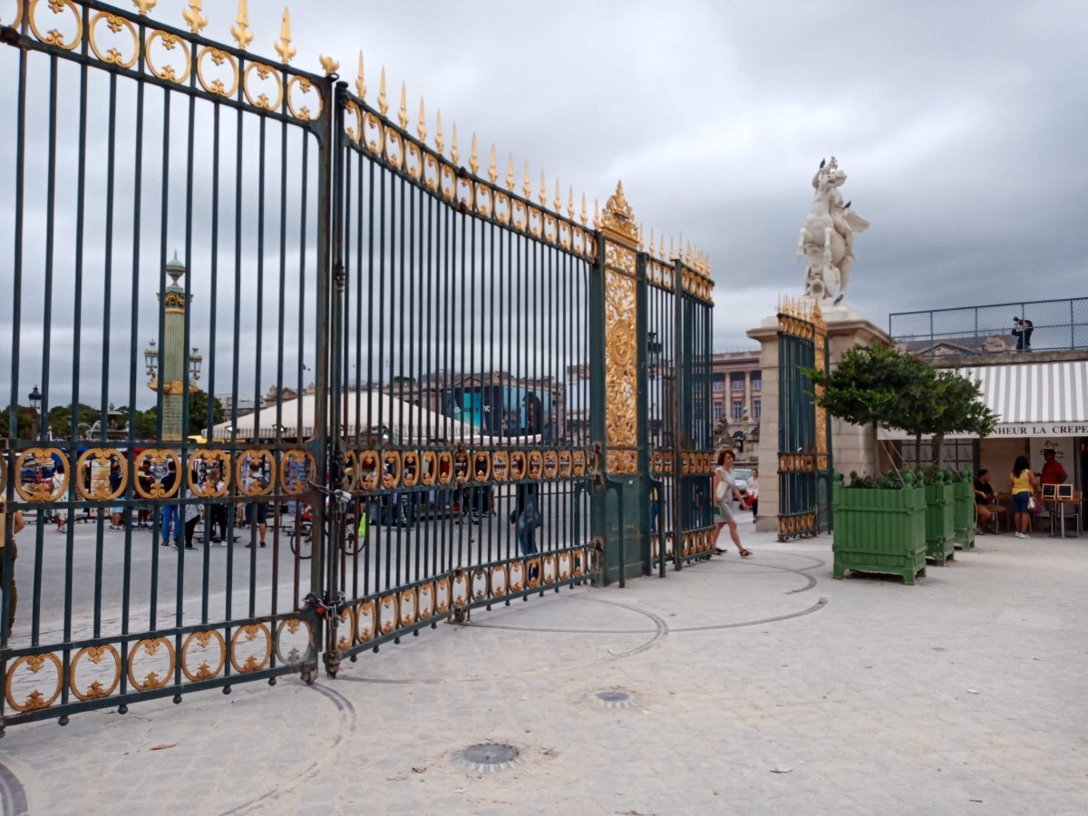 Vstup do zahrad Louvre 