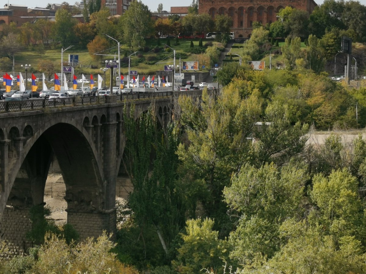 Jerevan - Victory Bridge