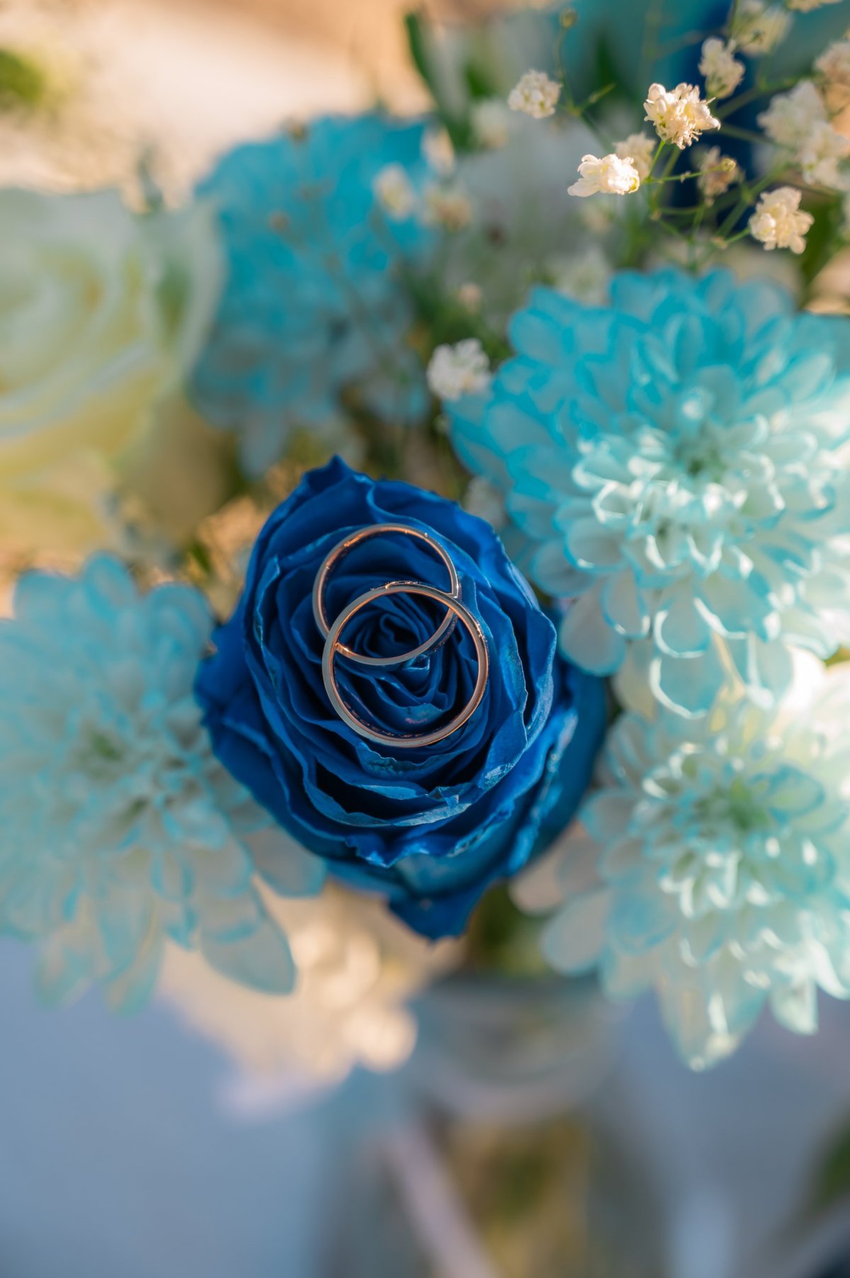 Detail kytice s prstýnky