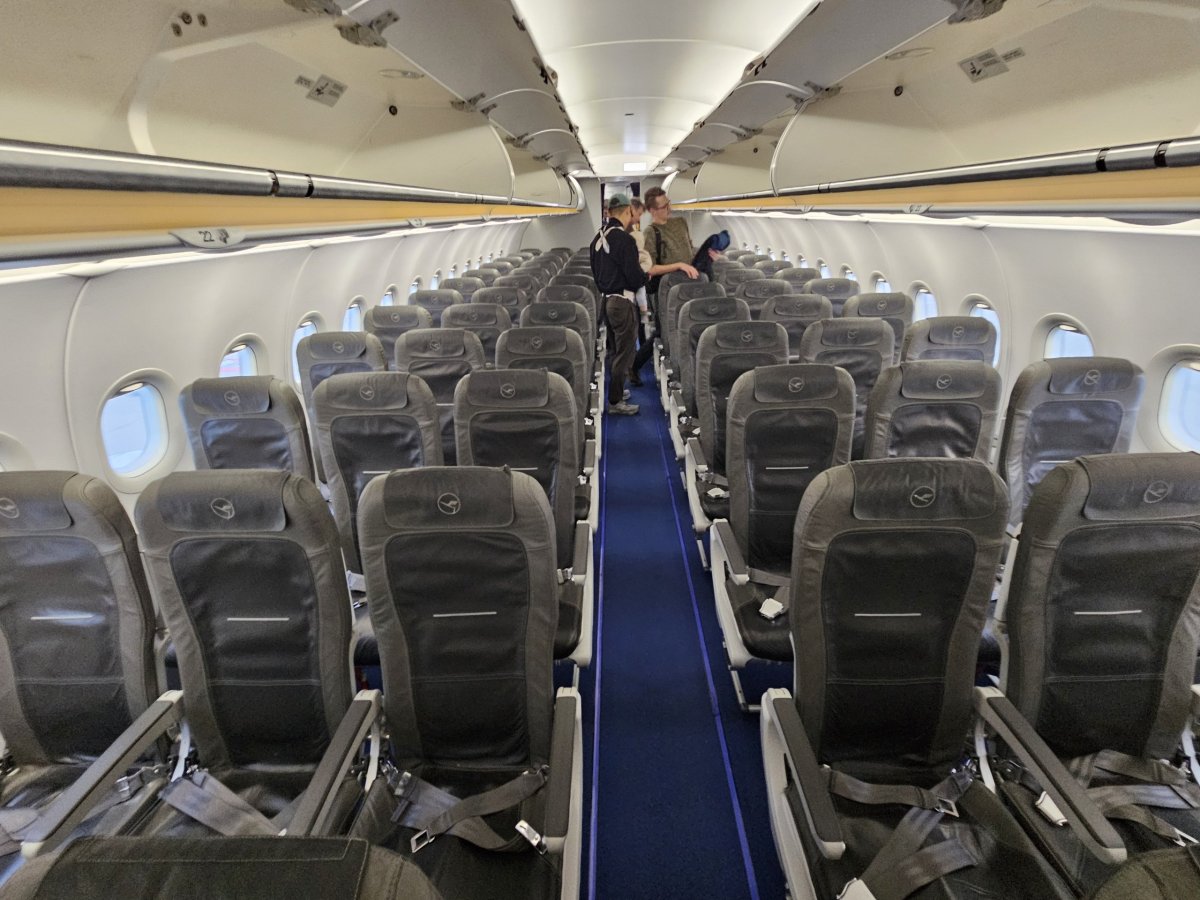 Economy Class, Airbus A320