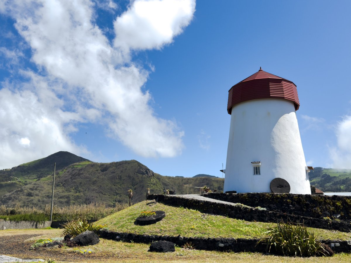 Mosteiros Windmill