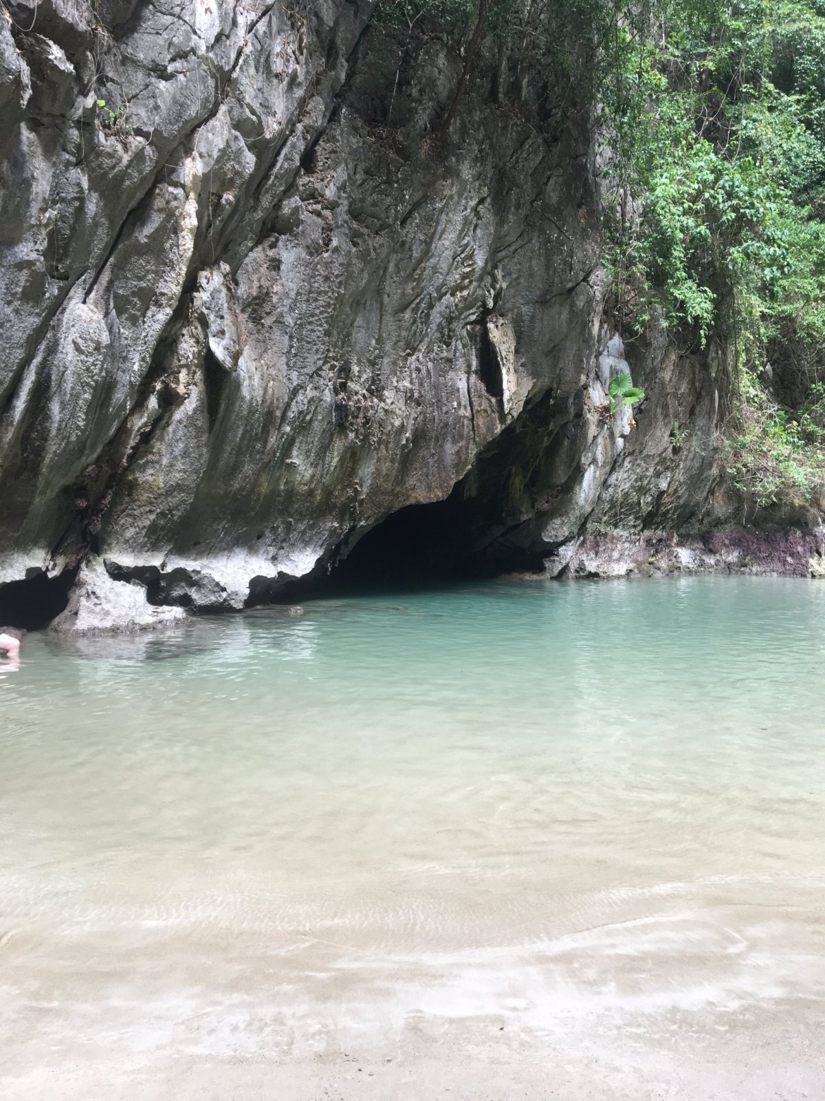 Uvnitř laguny (emerald cave)