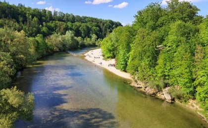 Řeka Isar na jih od Mnichova