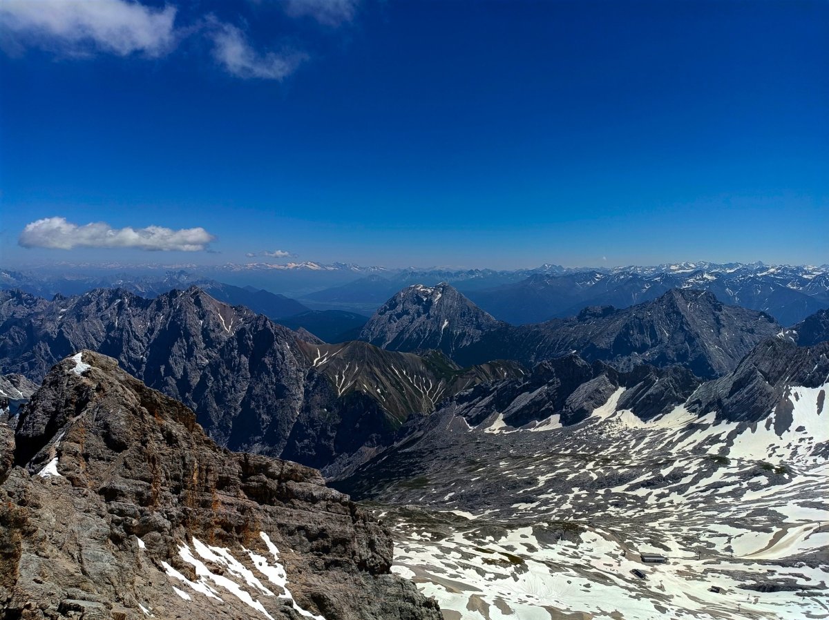 Zugspitze - výhled do Rakouska (Grossglockner vlevo)
