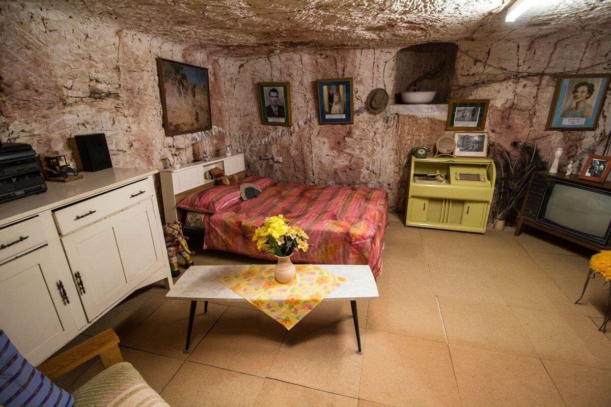 V Coober Pedy je takové vedro, že tu lidé bydlí pod zemí.