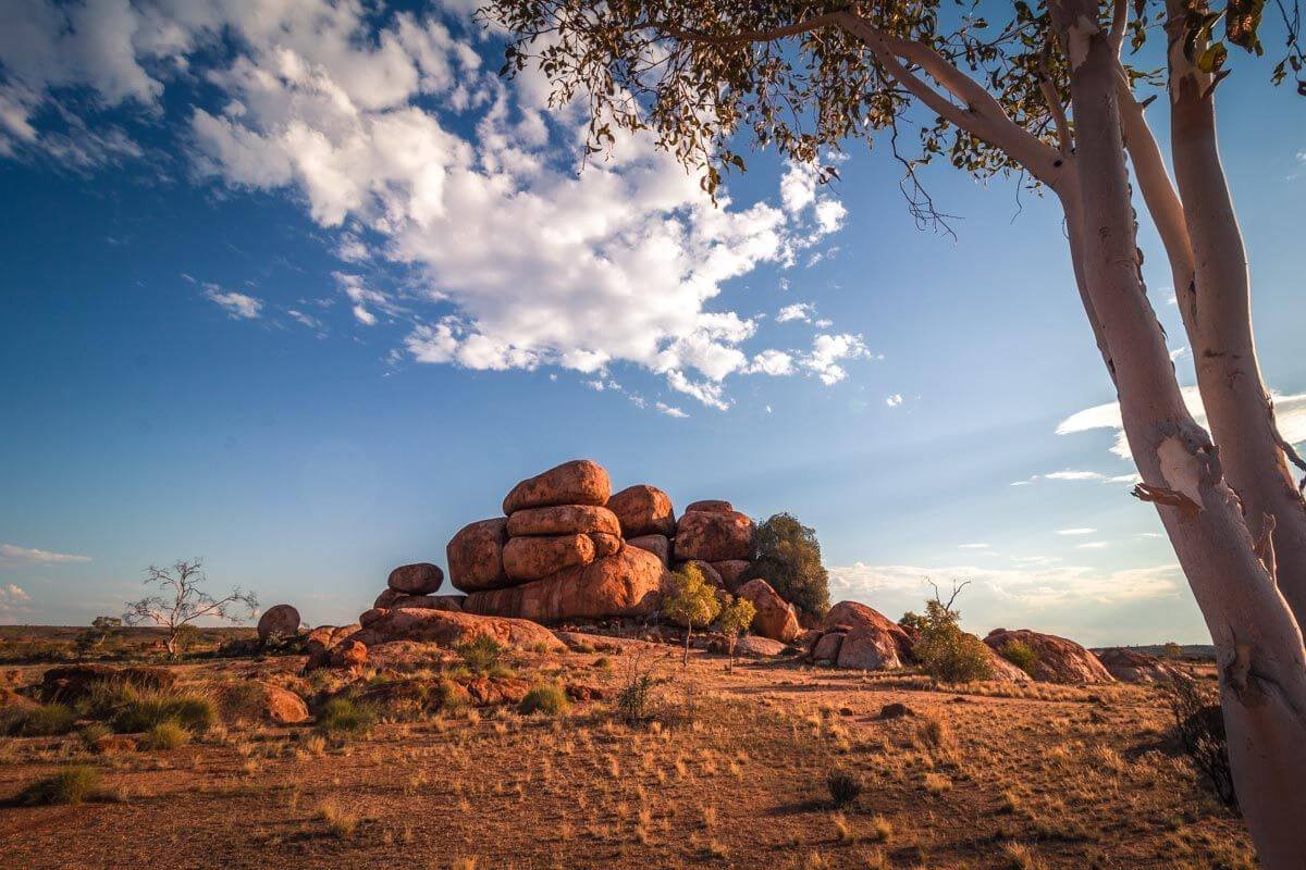 Pověstné Devils Marbles.