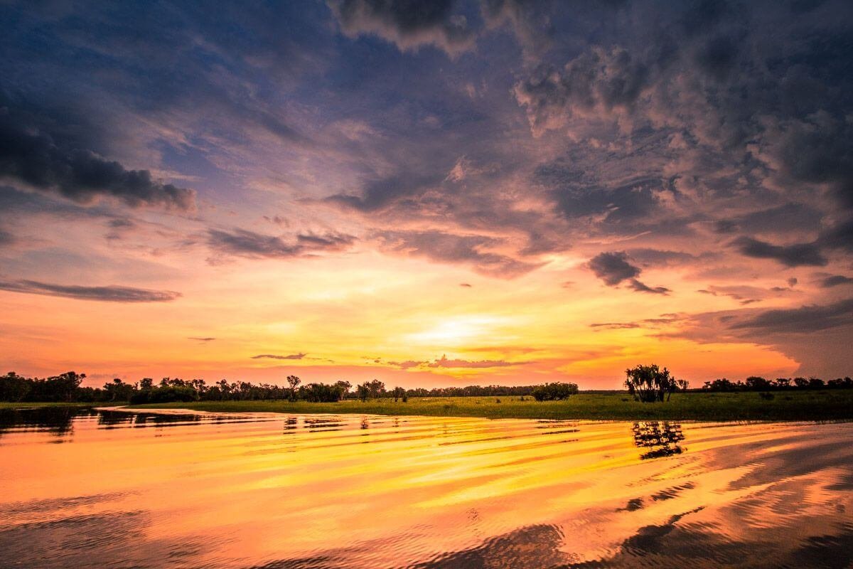 Národní park Kakadu - můžete se projet lodí a objevovat orly a další faunu