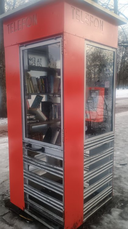 Telefon nebo knihovna?