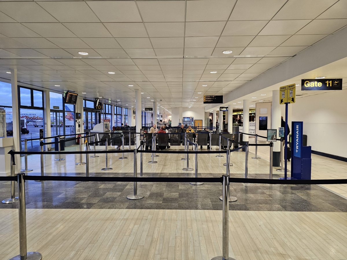 Tranzitní zóna letiště EMA