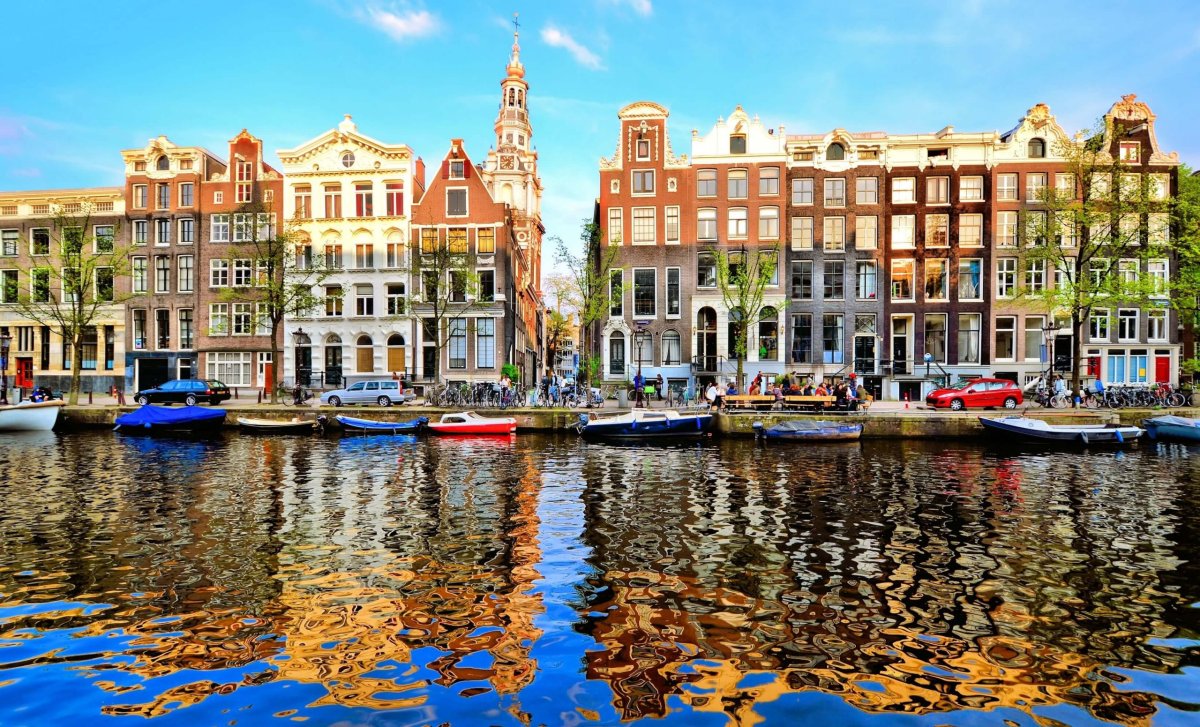 Kanály v Amsterdamu