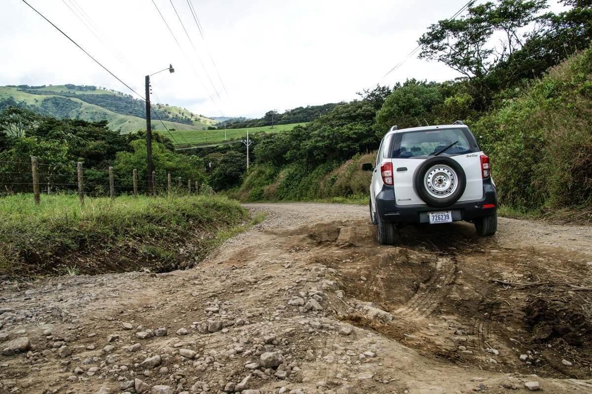 Stěžujete si na D1? Pojeďte do Kostariky! :)