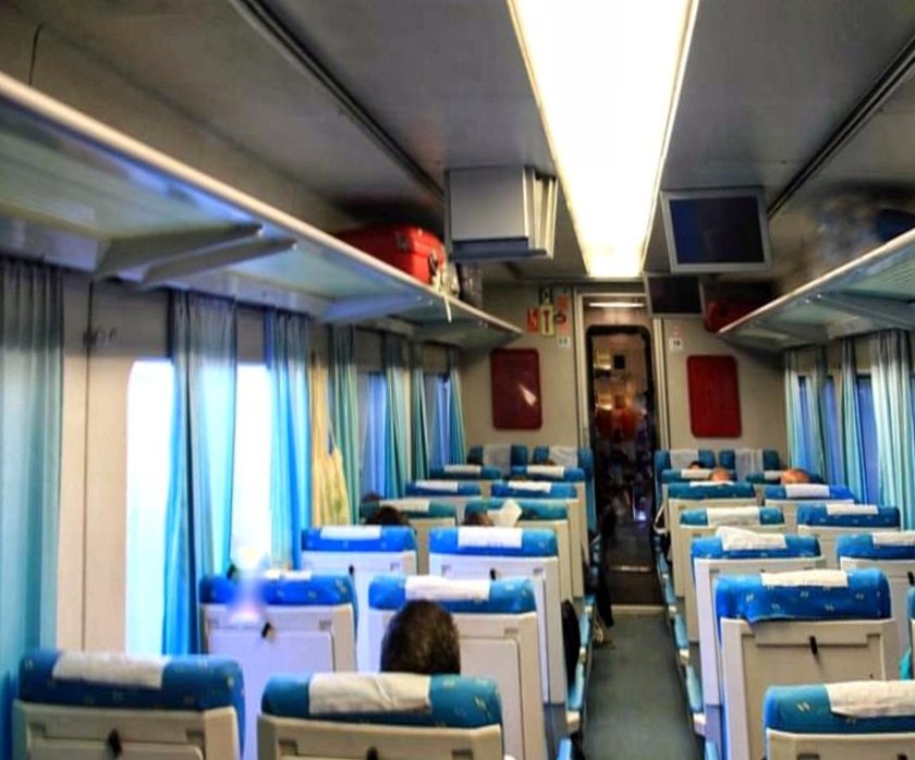 Velice pohodlný vůz 2. Třídy Turista 