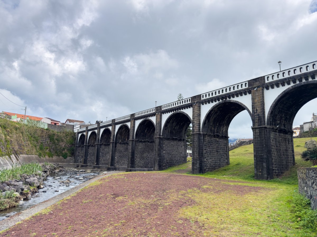 Ponte dos Oito Arcos