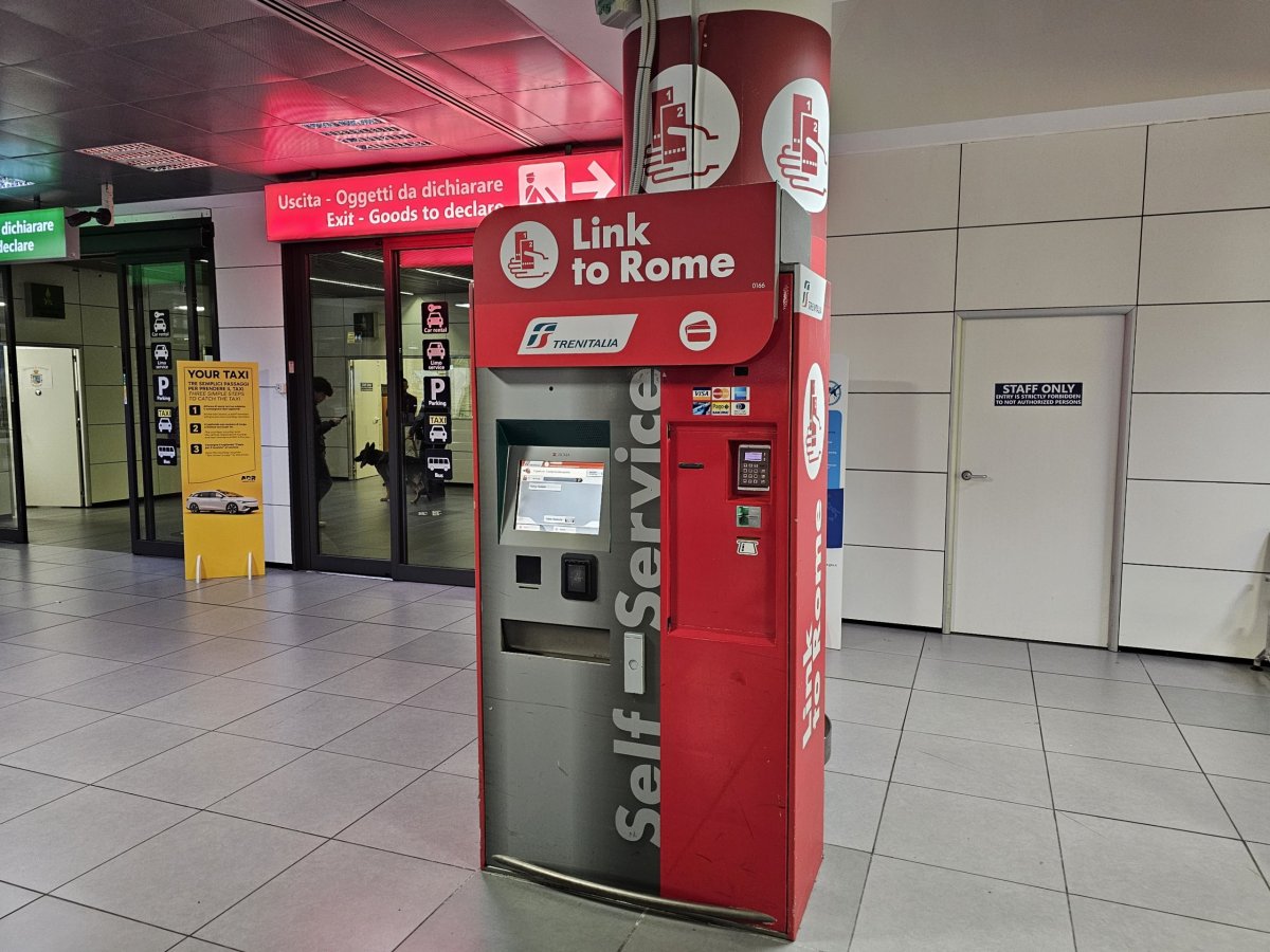 Automat na jízdenky Trenitalia AirLink
