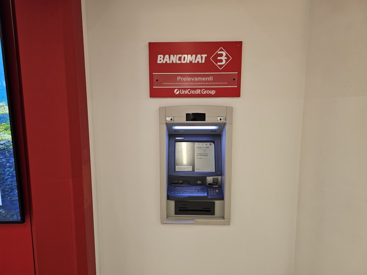 Bankomat UniCredit