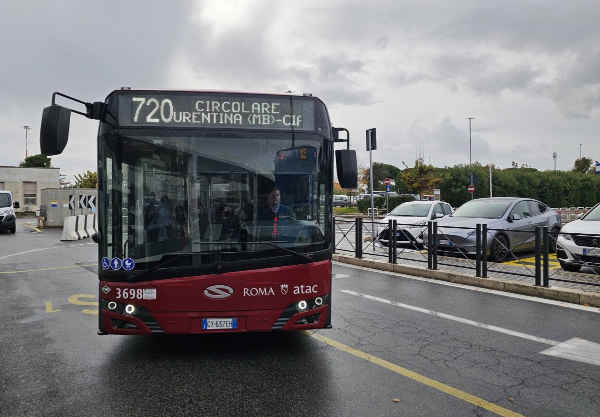 Městský autobus číslo 720