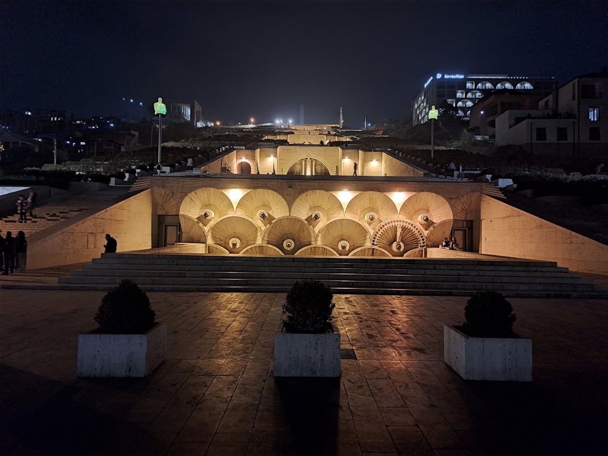 Osvětlená kaskáda