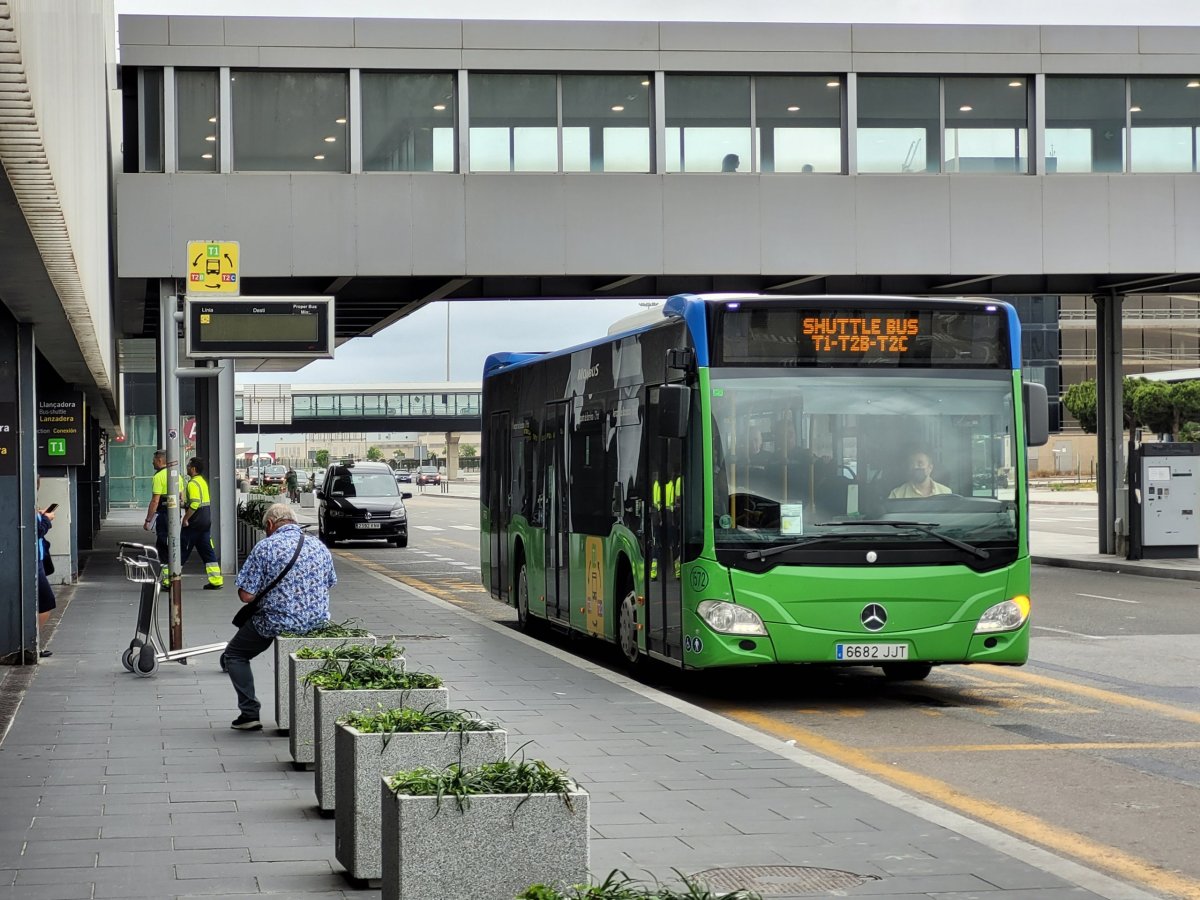 Kyvadlový bus zdarma mezi terminály