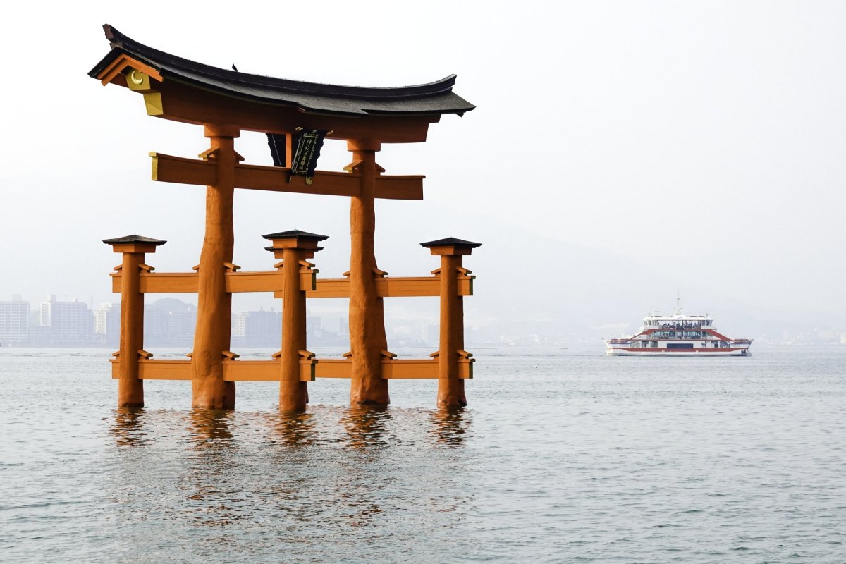 velká červená tori