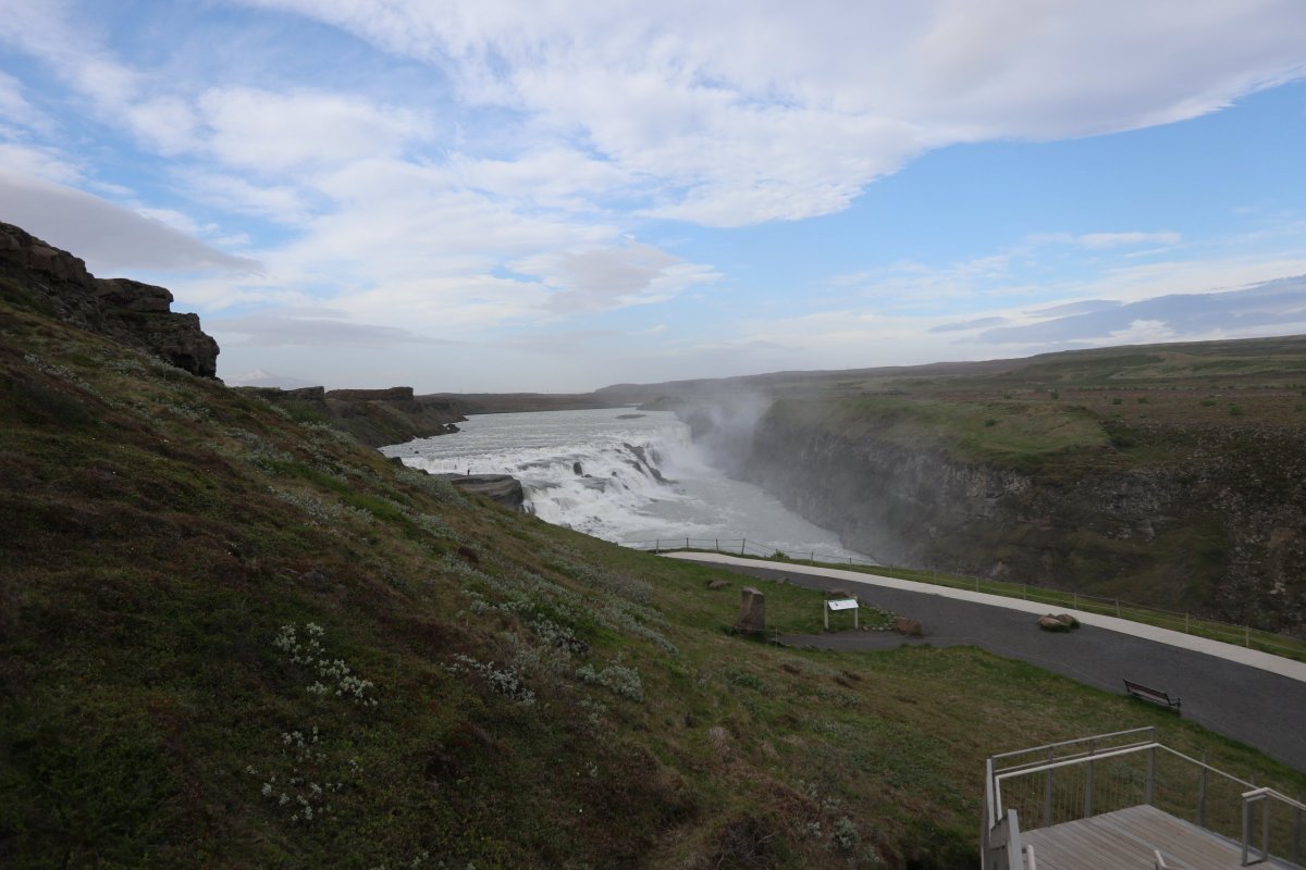 První pohled na Gullfoss.