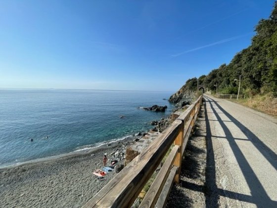 Pěšky cyklostezkou do Varazze