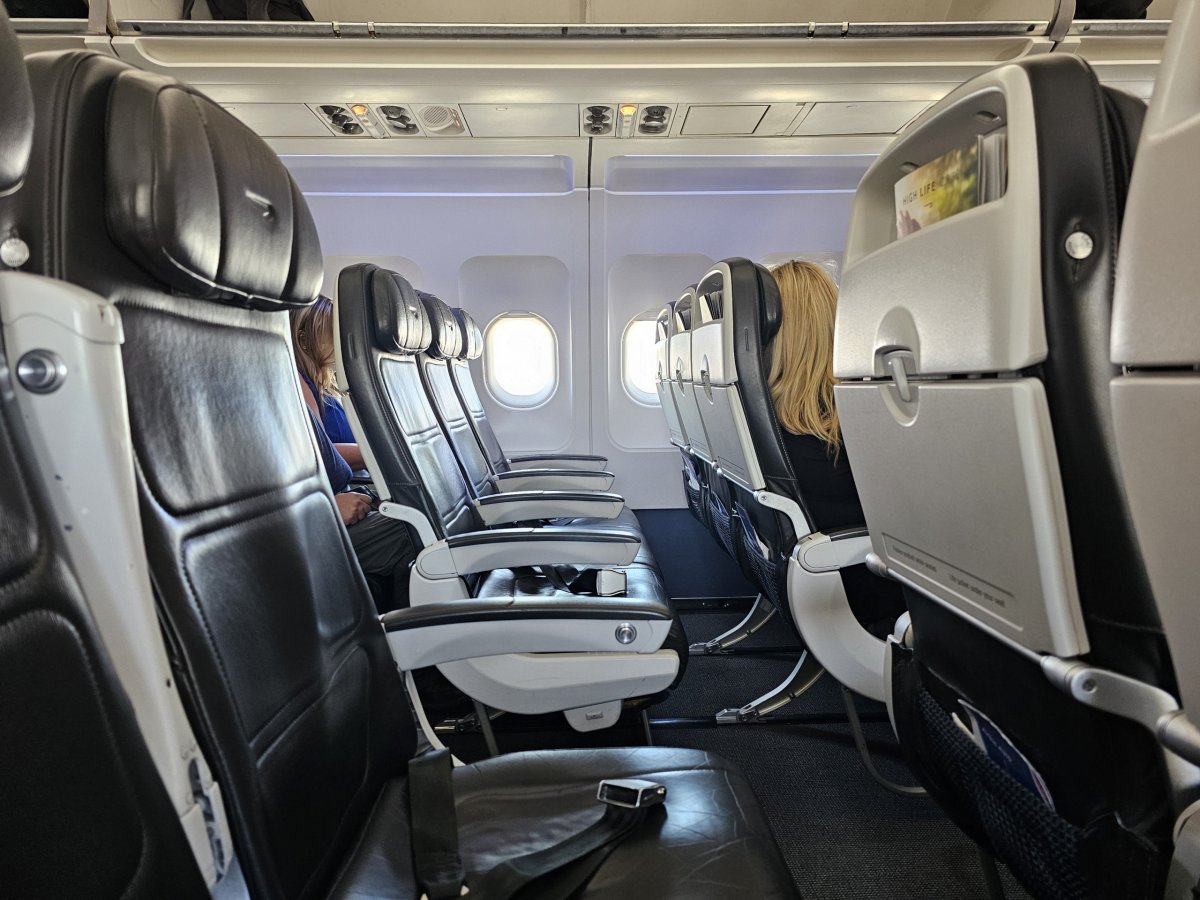 Economy Class, Airbus A319