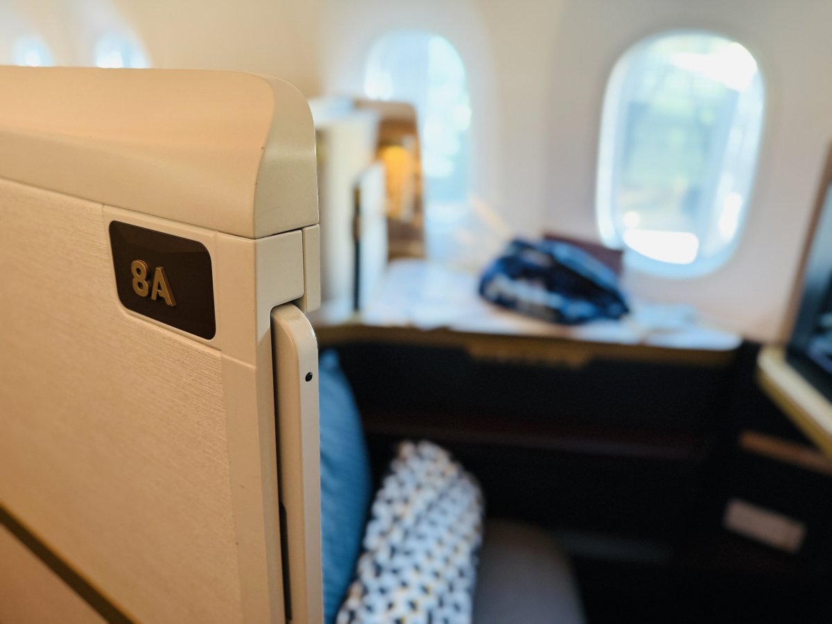 Mé sedadlo 8A s detailem na dveře