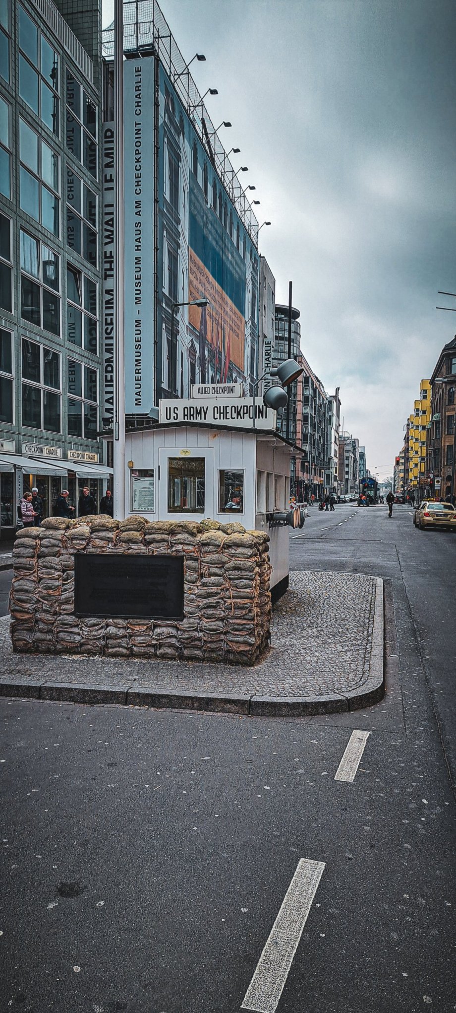 Checkpoint Charlie strážnice