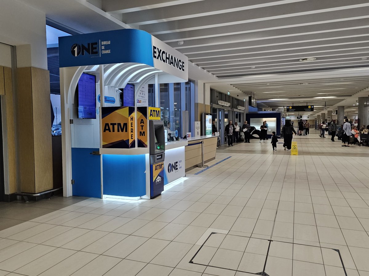 Nevýhodný bankomat u směnárny