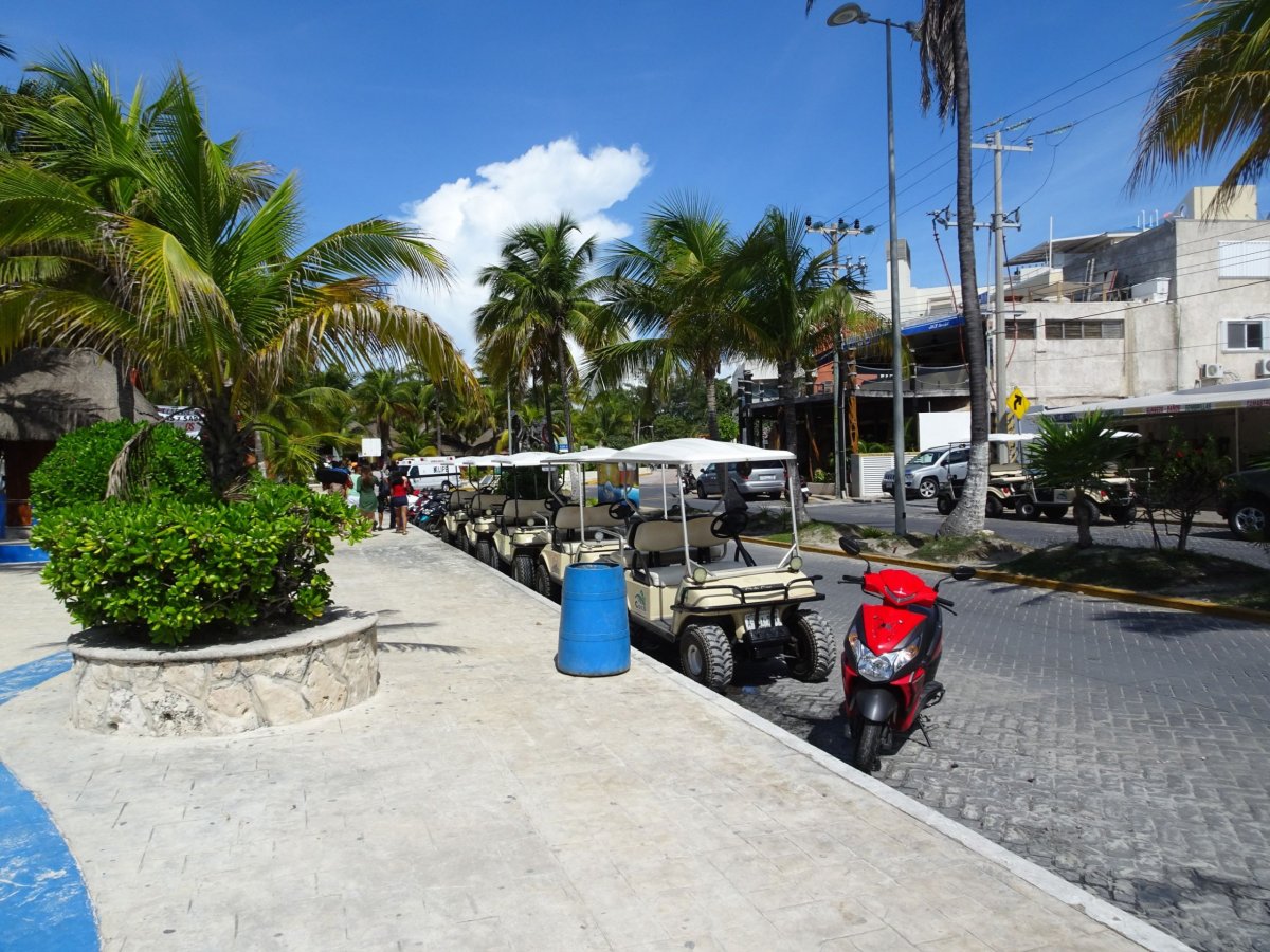 Doprava na ostrově převážně golfovými vozítky