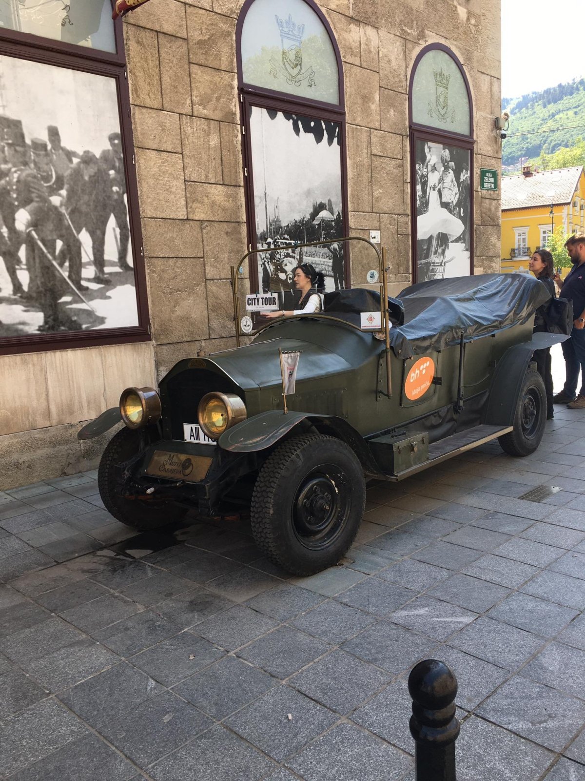 Přesně zde byl zastřelen pan arcivévoda...