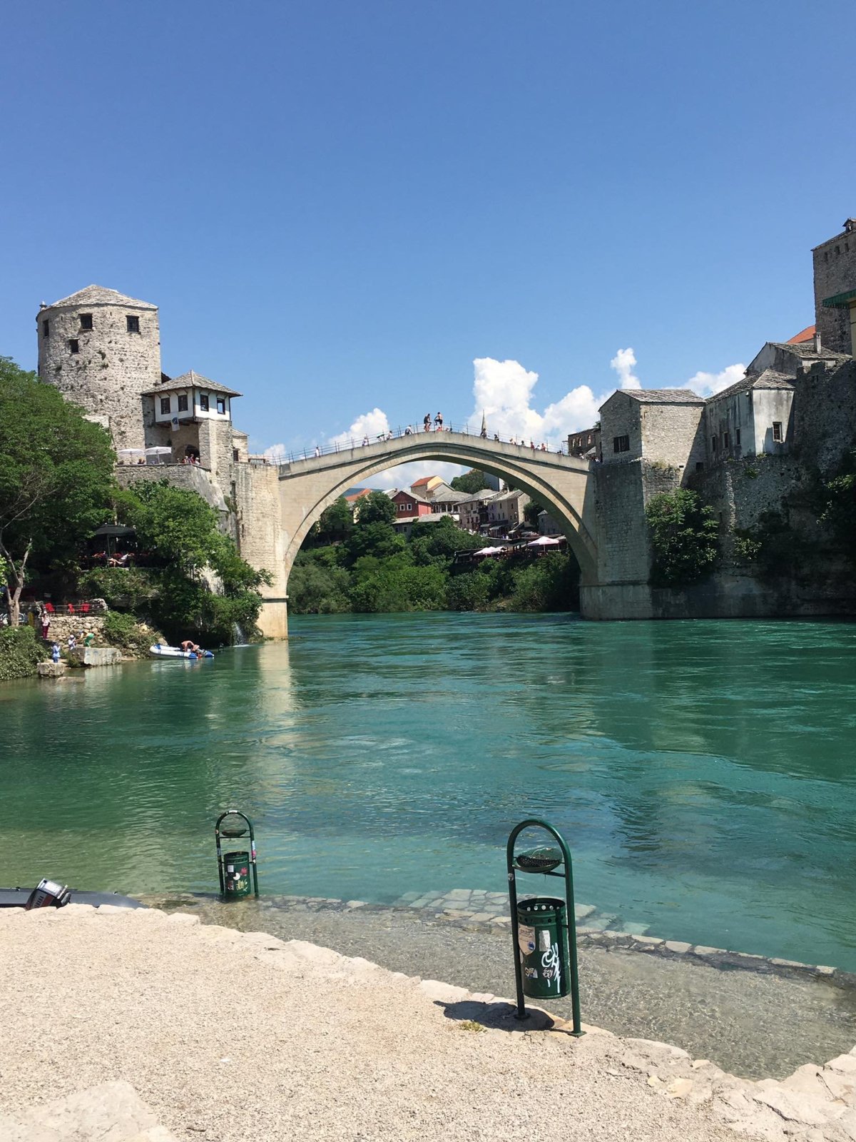 Stari most, foceno z nábřeží