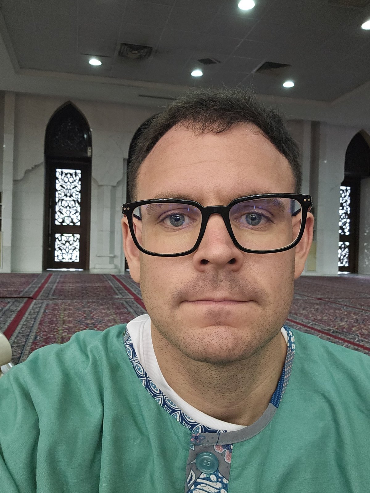 Mešita Federálního teritoria, půjčená róba