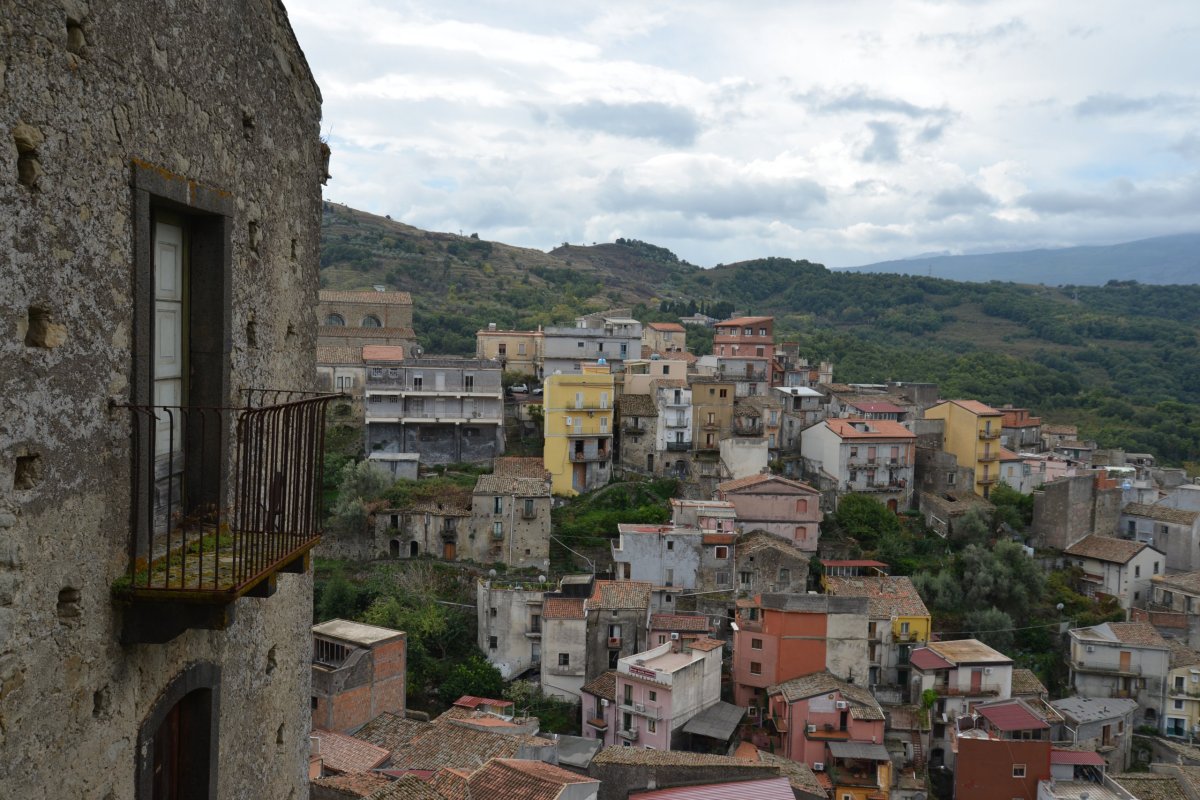 Výhled od Castello di Lauria