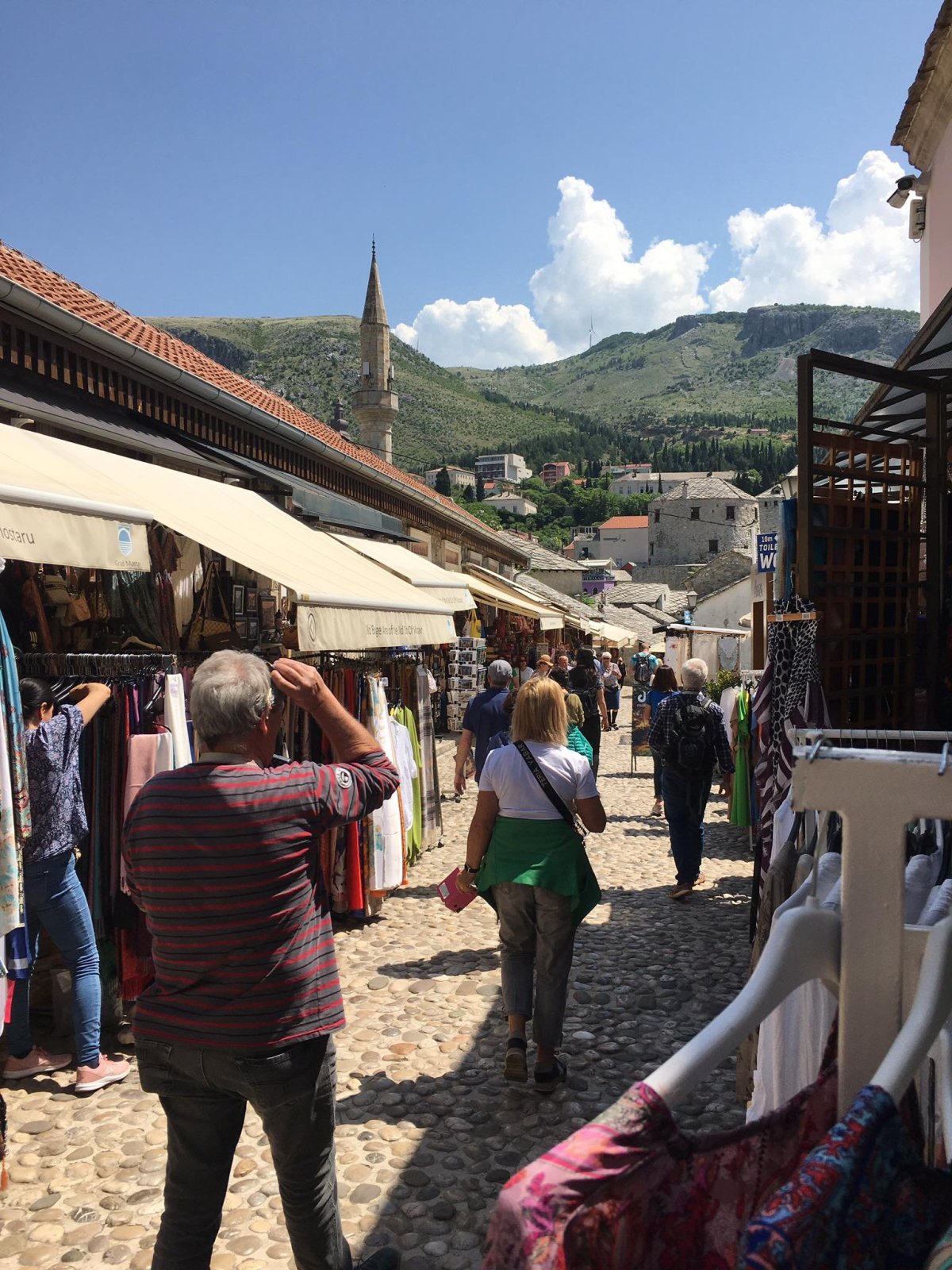 Tržiště v ulicích starého města