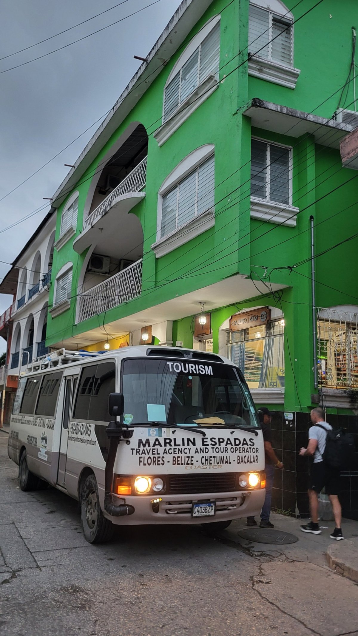 Flores v 6 hod. ráno