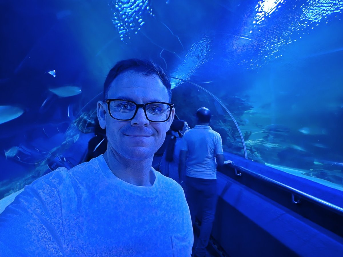 Já v podmořském tunelu, Aquaria