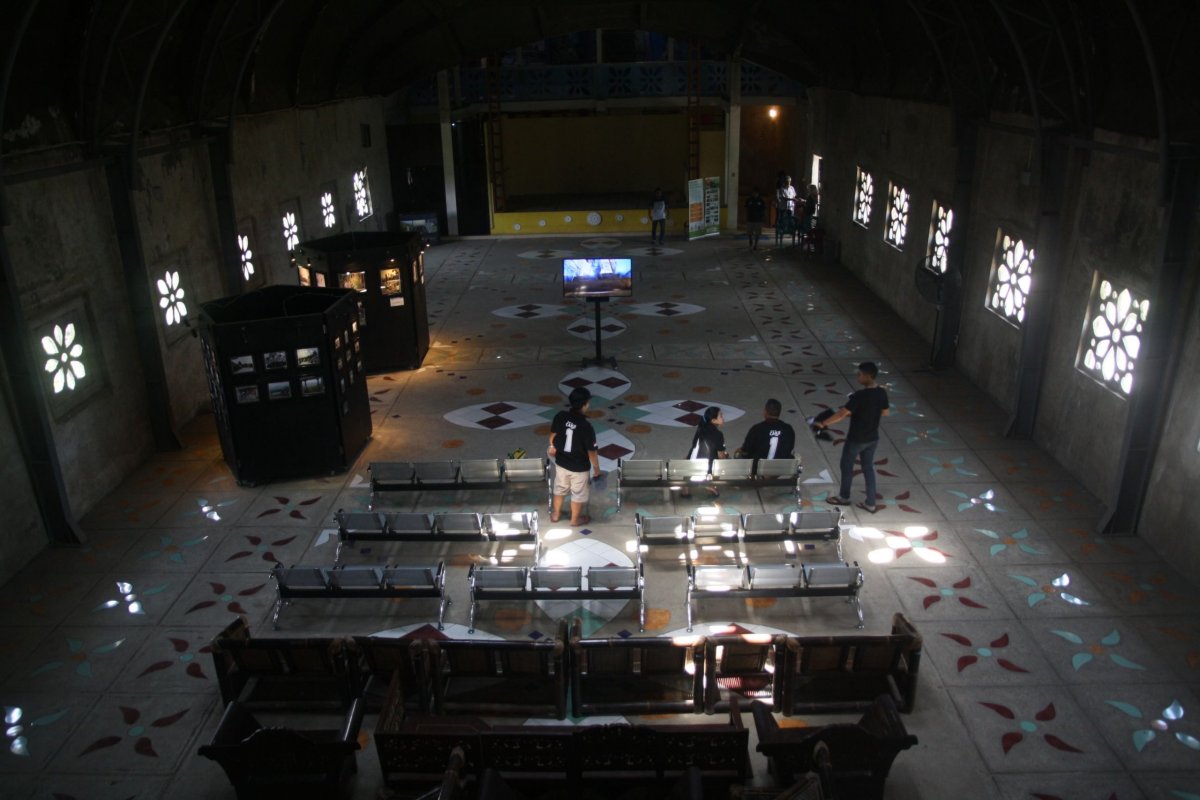 Interiér kuřecího chrámu