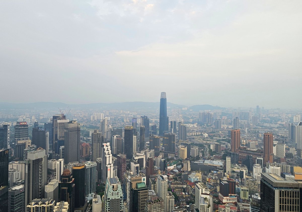 Výhled z venkovní terasy, Menara Tower