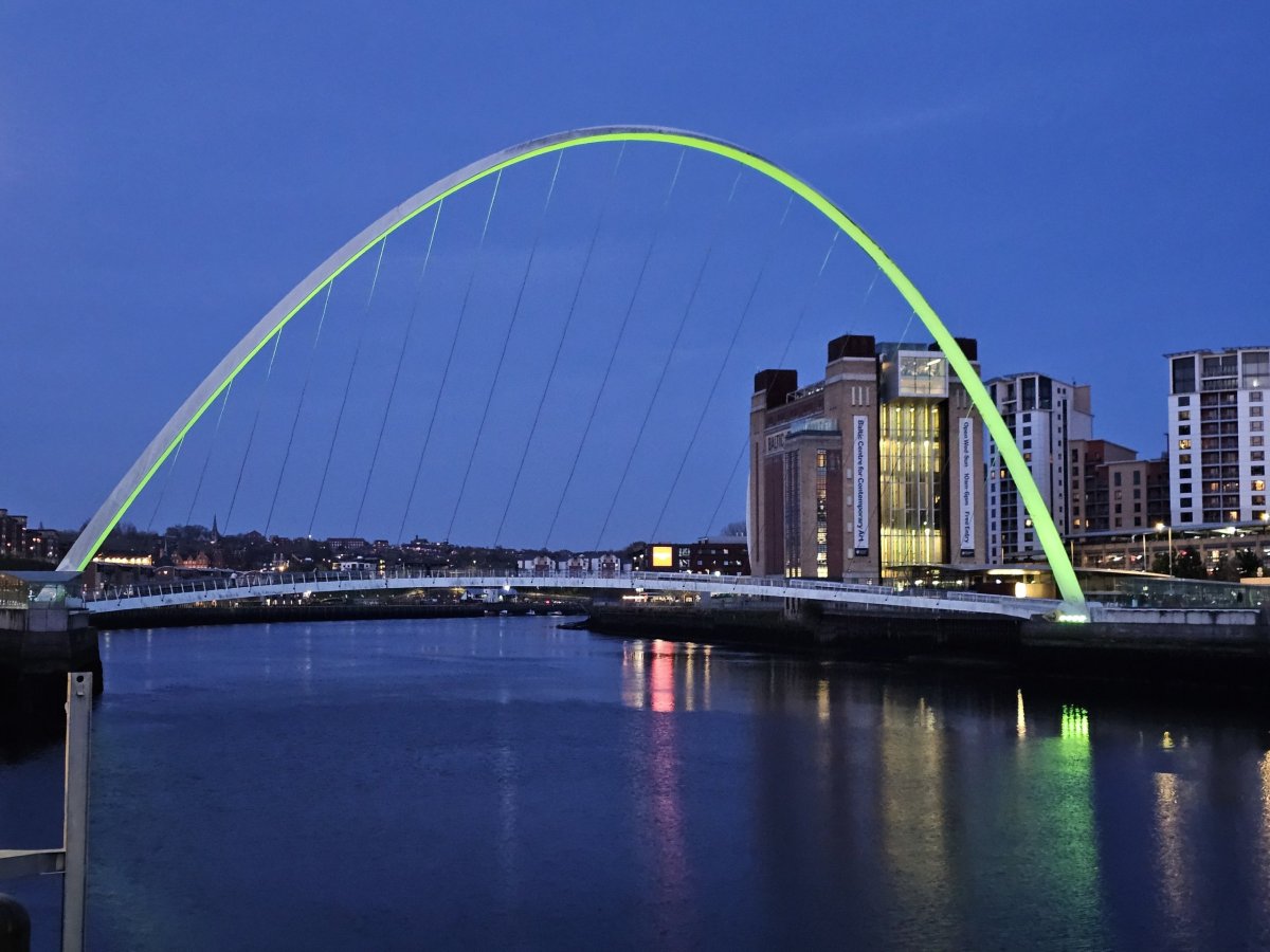Millenium Bridge v noci